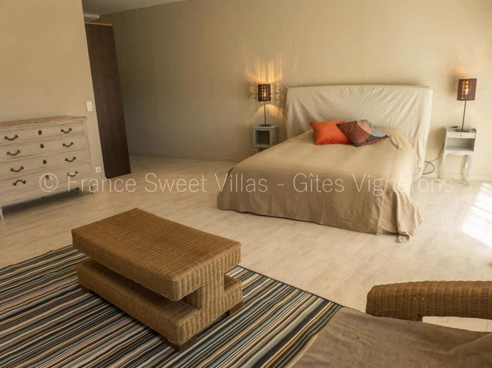 Suite Ou Chambre Privee A La Forge Des Cypres Loupia 外观 照片